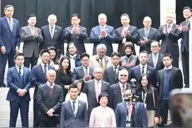 点赞！霍英东纪念馆揭馆，霍家三房全亮相，孙媳郭晶晶站位有讲究图片