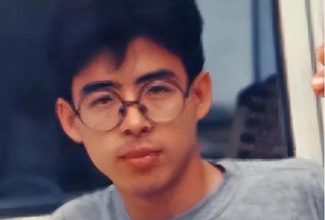 那个曾扬言让中国给全世界道歉，惨遭央视开除的阿丘，如今怎样了