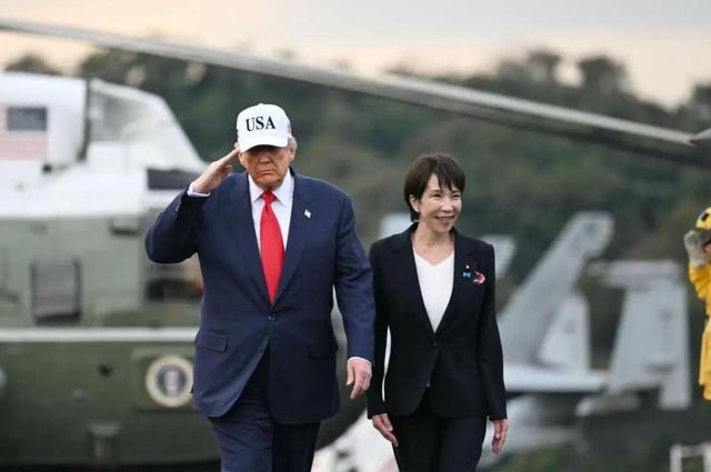 拖了38天，高市早苗对中国统一方式，首次作出回应，中方：没资格