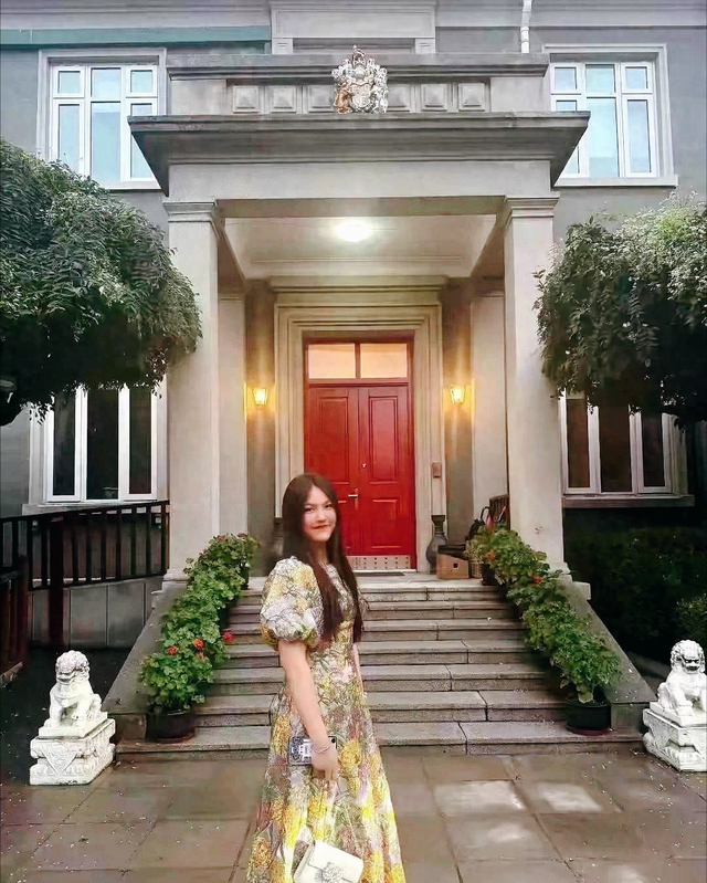 李湘为什么这么有钱？在平台晒自家北京小院，大到让网友以为景区
