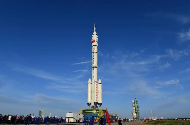 神二十遭遇“太空杀手”？杨利伟昔日噩梦成真，中国展示王牌后手