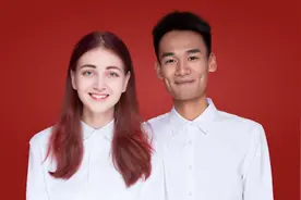 2019年，广东小哥娶乌克兰美女，婚后一起送外卖，如今定居农村图片