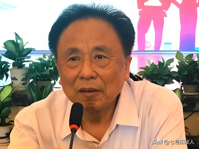 翻牌睡觉、狂生私生子，年过7旬的他还在拼命播种，究竟图啥？