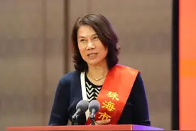 从一代创业铁娘子到如今频闹笑话的“老古董”，董明珠经历了什么图片