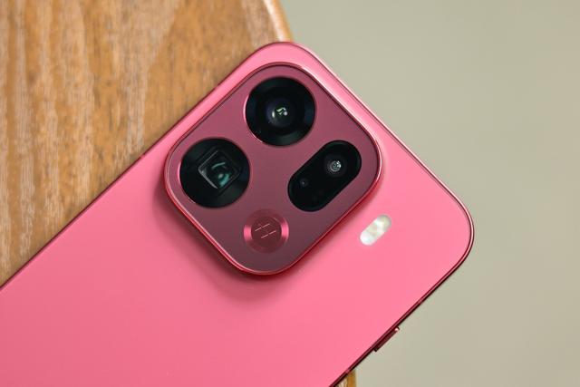 小米、OPPO、vivo三家5000元机型对比：Pro级旗舰谁更强？