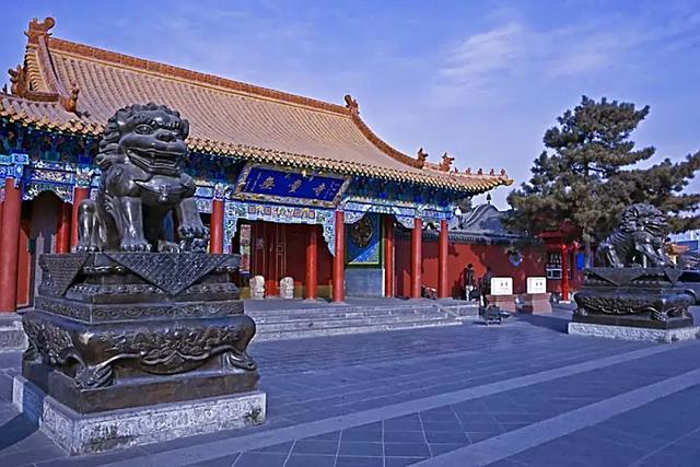 呼和浩特——“青色的城”