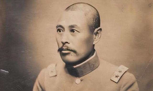 16年袁世凯去世前预言：有三个人可能统治中国，这三个人是谁？