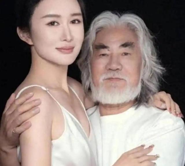 “牡丹花下死，做鬼也风流！”74岁的张纪中完全活成了“笑话”！