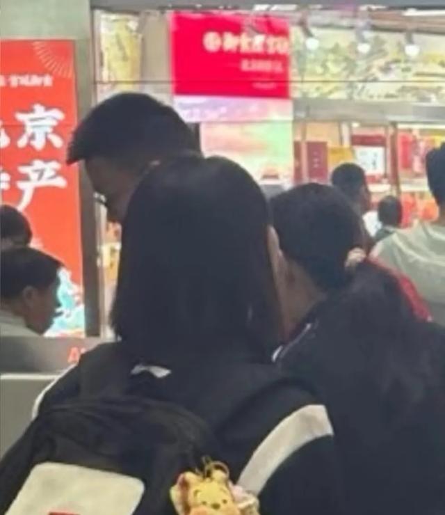 国乒10月8日出征印度亚锦赛 孙颖莎 王楚钦 王曼昱 精神抖擞