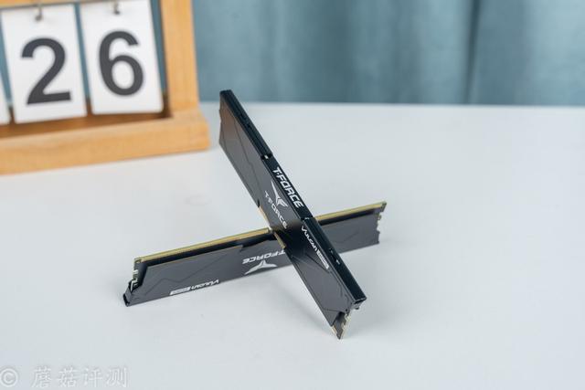 性能表现出众，兼容性表现独一档，十铨T-Force VULCAN火神D5 评测