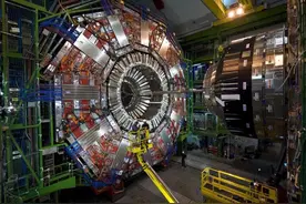 物理学家担心：未来的大型对撞机会触发真空衰变，从而毁灭宇宙图片