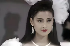 她是“中国第一代超模”，颜值气质不输李嘉欣，美得令人不敢直视图片