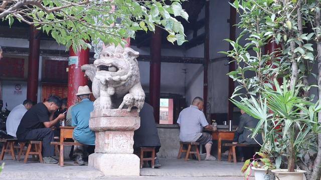 昆明动车直达，又一座小众的千年古镇，四季如春，古迹遍布