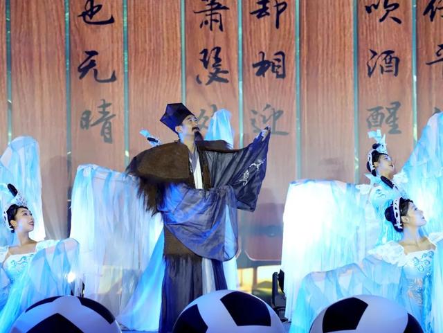 江苏盐城：绿茵场上“竞技” 双城联动“走亲”