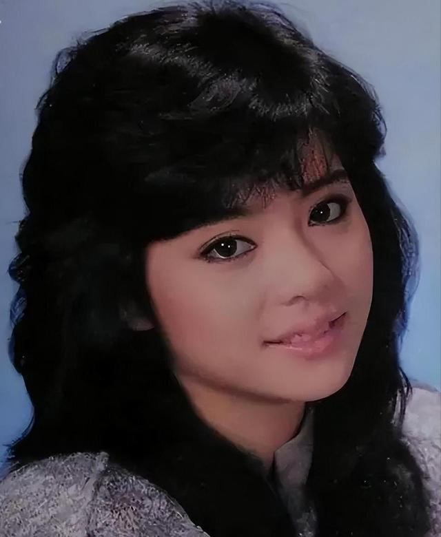 被畸形母爱毁掉的星二代：母乳12年，同床15年，荒唐的事还在后面