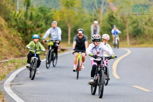 风驰竹海，骑友盛赞！在运动与美景的交融中收获双重满足