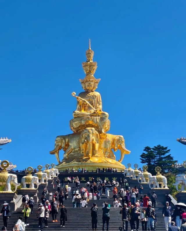 上海人爬了华山和峨眉山,实话实说,差别还是很大的