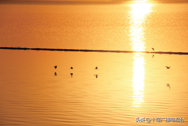 郧阳如画卷 窗含古今色