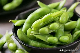 水煮毛豆时，最忌洗完直接煮，多加一步，15分钟出锅，脆嫩入味图片