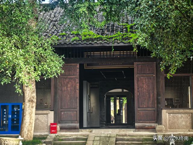 “万里长江第一古镇”，不但有好吃好玩的，还曾撑起中国半壁文脉