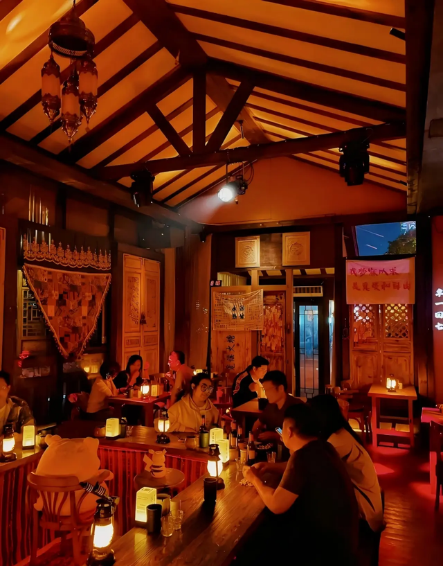 东莞有个宝藏地！下坝坊的24小时，从静谧古村到流光幻境