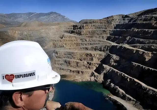 稀土王牌要失效？美国第一块稀土磁铁诞生，贝森特欢呼：不怕中国