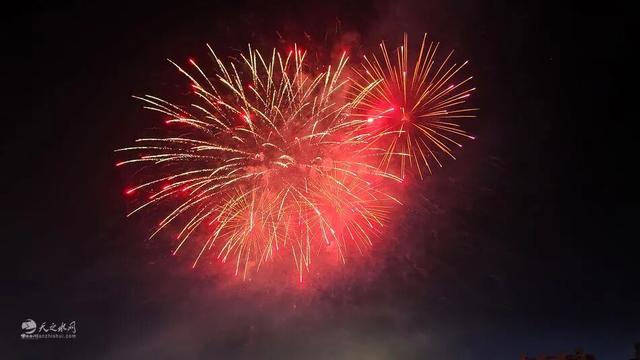 【出彩天水 璀璨秦州】天水元宵节烟花秀绽放！万人空巷共赏盛景