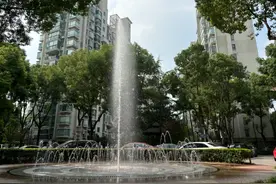 社区自治新活力！为小区打开方便之门图片