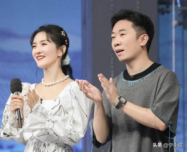 不止翻红！中秋夜央视高调选择谢娜侯佩岑，给娱乐圈好好上了一课