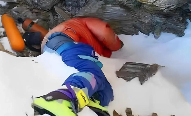 登一次珠穆朗玛峰，到底要花多少钱？10万人民币只能买个门票！