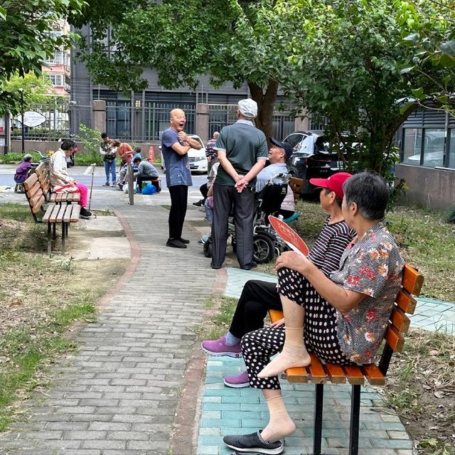 曹德旺预言成真了？我国二三十层的电梯房	，或将面临同一个结局？