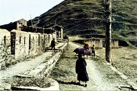 清末时期的广州：沙面河上百姓围观洋人，五仙观内神像栩栩如生图片