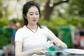 王小羽，冠军风采与运动日常的交织图片