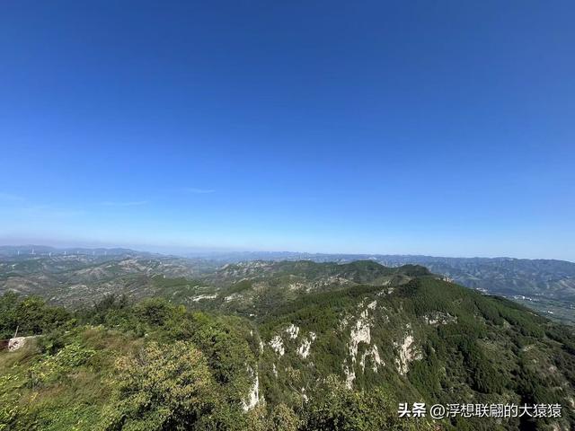 我，终于登上了岳阳山之巅！（博山登山记）