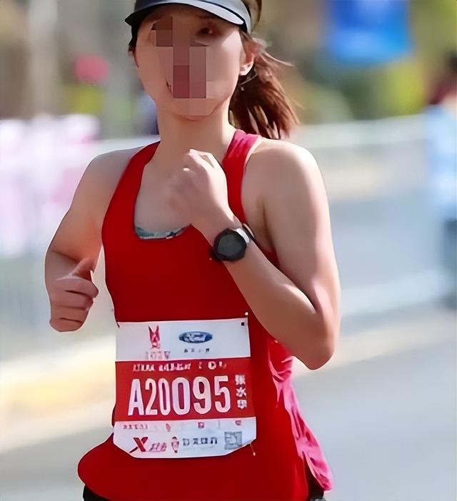 最快女护士风波再起，白岩松惹火上身，官媒出手句句戳打工人心坎