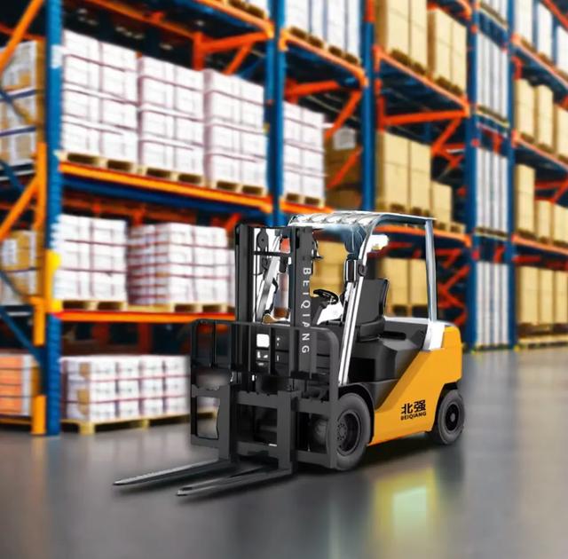 英语30分也敢做外贸，他用AI卖叉车：5个月1200万