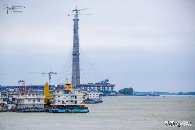 抓拍长江挖砂现场,据说现在管理很严,曾有人被起诉赔偿189万