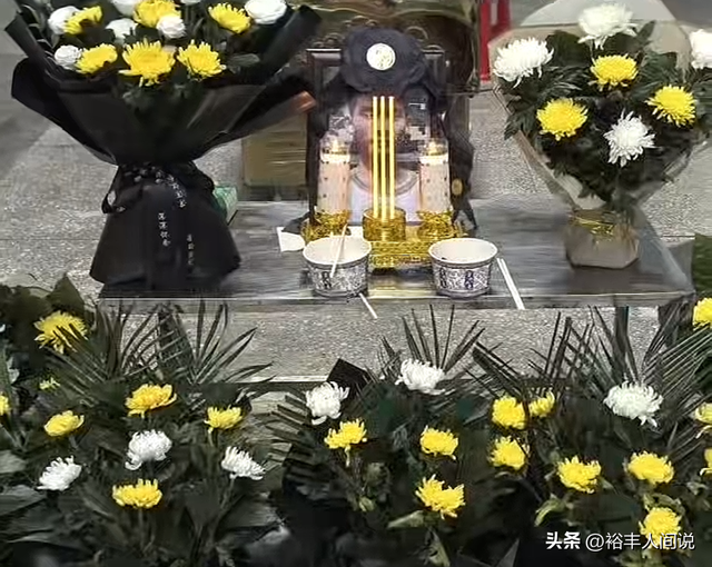 浙江高考生胡国涛去世，年仅18岁，刚考上大学，妈妈含泪注销户籍