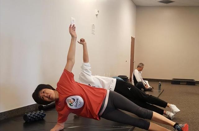 钱再多有什么用	，64岁郎平如今的现状，给所有运动员们提了个醒