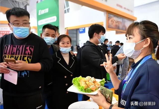 贾老板还是吃了墨水的亏？西贝事件第5天：新华社一句话高下立现