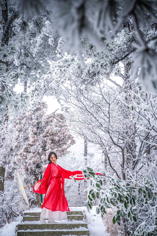 庐山初雪记：红裙油伞赴云端冰雪之约！