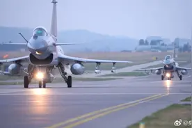 歼-10C、武直-10罕见高端挂载！规格极高的边境军演目标是谁？图片