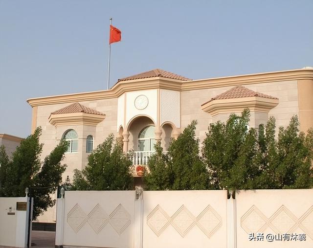 导弹落在中国使馆800米外，中方罕见发大火，以色列要摊上大事了