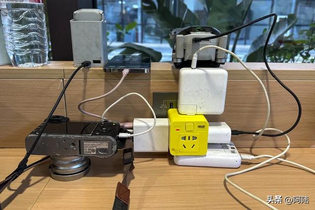 这几天去打卡花江峡谷大桥的人肯定会失望,虽云雾缭绕却在维护中