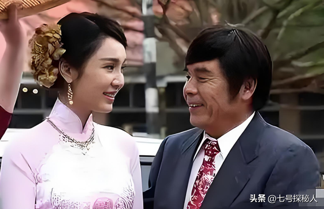 “6个老婆”同住一室，每人每月7万零花钱，71岁又娶第七房小娇妻