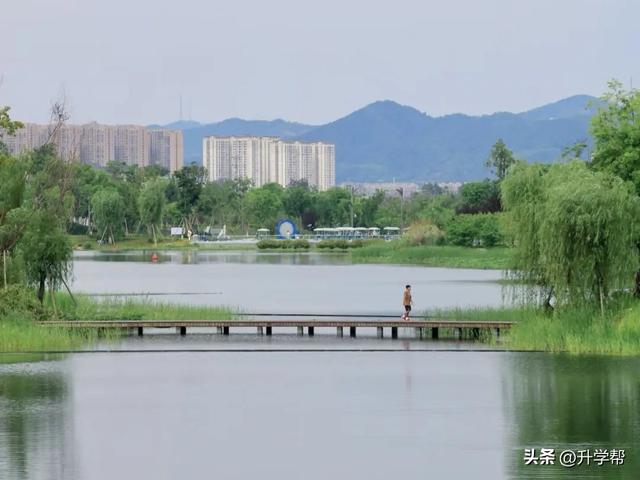 成都一个“天花板”级别公园，面积5000多亩，亭台楼阁，地铁直达