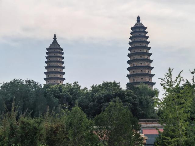 老太原了，第一次登上这个城市象征的“双塔”