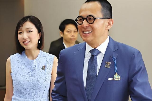 2909亿身价有何用？97岁的李嘉诚无力回天，两个60岁儿子已成心病