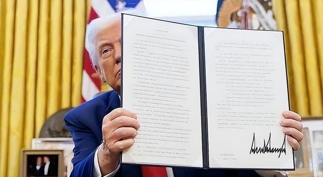 历史竟开了个玩笑：先倒下的不是乌克兰，而是百年中立的瑞士？