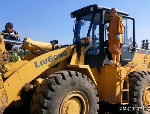 少林寺官宣新住持不到2天，恶心一幕出现，遭网友质疑，理由一致